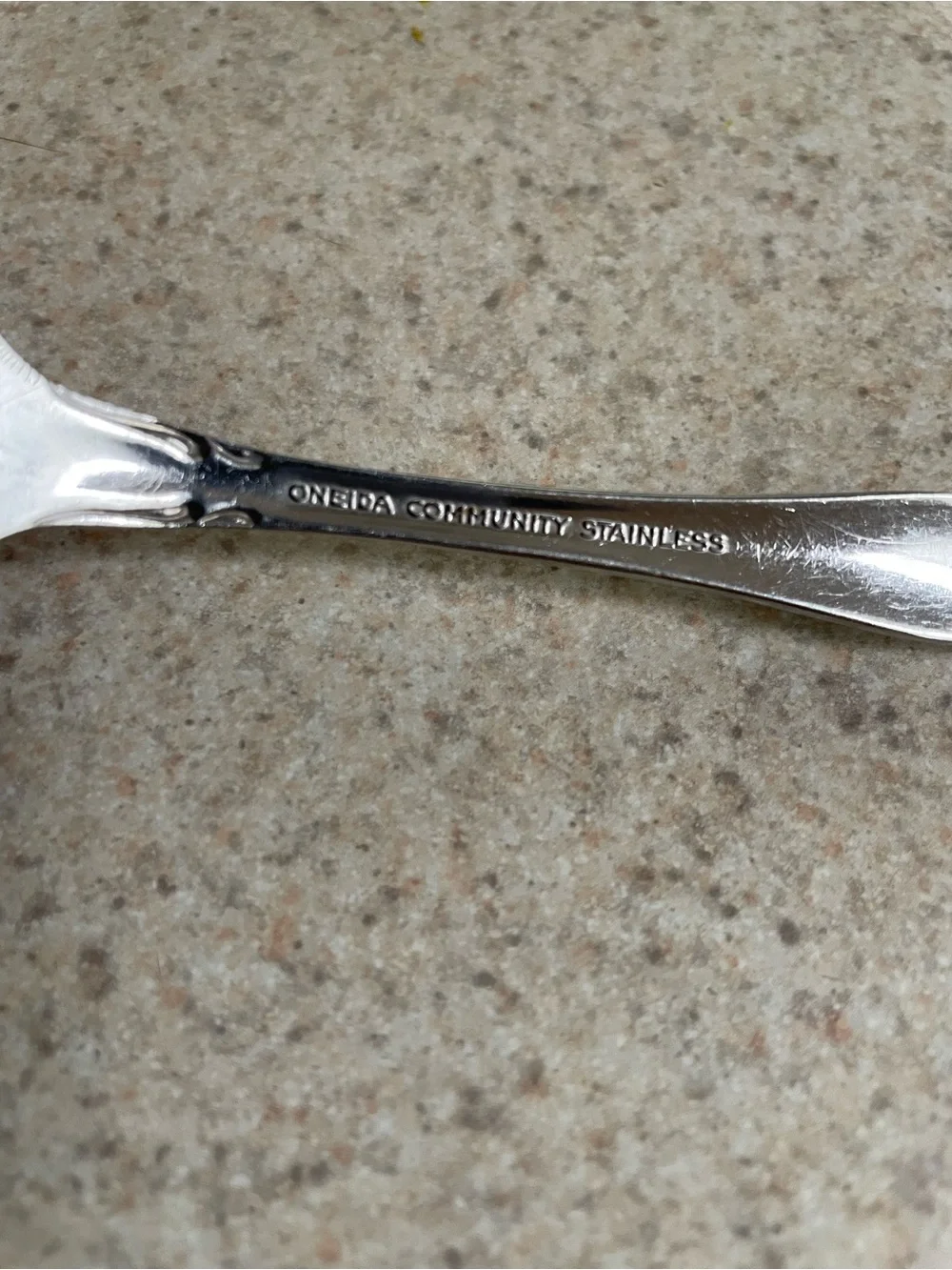 ONEIDA Stainless CHATELAINE Set Of 4 DINNER FORKS 7 1/4